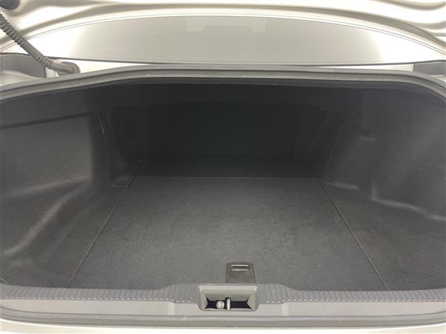 クラウンハイブリッド Ｓ　純正１２．３インチナビ　バックカメラ　ハーフレザーシート　パワーシート　シートヒーター　ステアリングヒーター　ビルトインＥＴＣ　ドライブレコーダー　トヨタセーフティーセンス　追従クルコン　ＢＳＭ（19枚目）