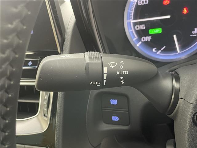 クラウンハイブリッド Ｓ　純正１２．３インチナビ　バックカメラ　ハーフレザーシート　パワーシート　シートヒーター　ステアリングヒーター　ビルトインＥＴＣ　ドライブレコーダー　トヨタセーフティーセンス　追従クルコン　ＢＳＭ（26枚目）