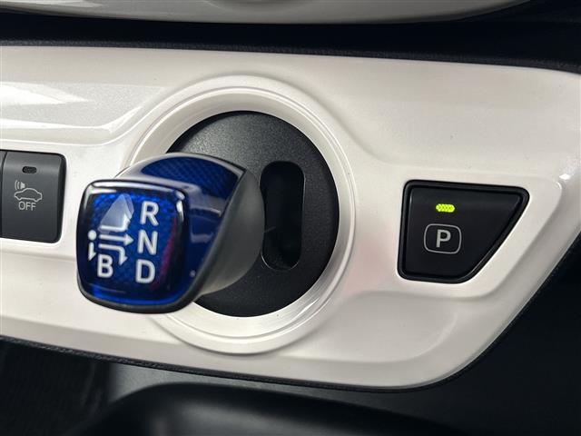 プリウス S 純正ナビ フルセグ CD DVD BT MSV バックカメラ ビルトインETC プリクラッシュセーフティー LDA レーダークルーズコントロール ふらつき検知機能 LEDヘッドライト オートライト(31枚目)