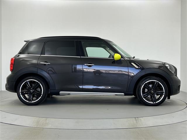 MINI クーパーSD クロスオーバー 社外SDナビ BT Bカメ LED ETC 純正AW DVD 横滑り防止機能 リモコンキー プッシュスタート サイドエアバッグ カーテンエアバッグ 社外フロアマット オートライト スペアキー1本(17枚目)