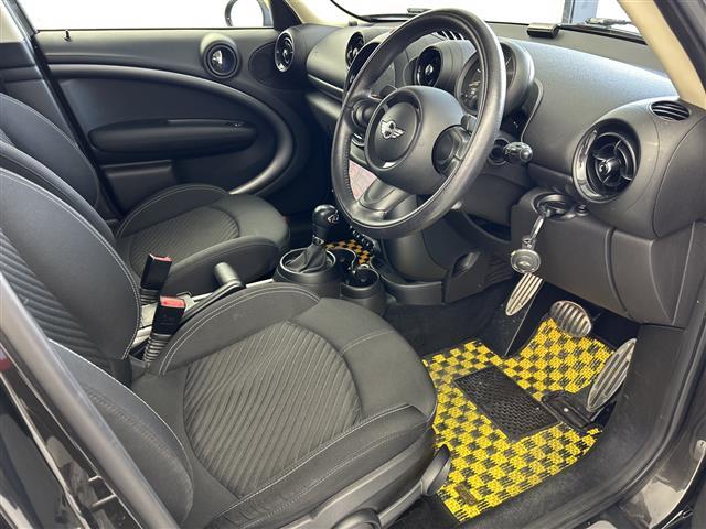 MINI クーパーSD クロスオーバー 社外SDナビ BT Bカメ LED ETC 純正AW DVD 横滑り防止機能 リモコンキー プッシュスタート サイドエアバッグ カーテンエアバッグ 社外フロアマット オートライト スペアキー1本(23枚目)