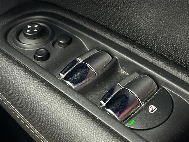 MINI クーパーSD クロスオーバー 社外SDナビ BT Bカメ LED ETC 純正AW DVD 横滑り防止機能 リモコンキー プッシュスタート サイドエアバッグ カーテンエアバッグ 社外フロアマット オートライト スペアキー1本(36枚目)