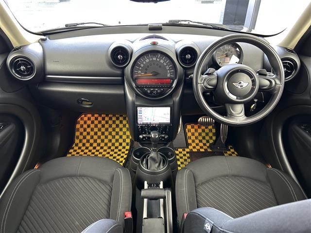 MINI クーパーSD クロスオーバー 社外SDナビ BT Bカメ LED ETC 純正AW DVD 横滑り防止機能 リモコンキー プッシュスタート サイドエアバッグ カーテンエアバッグ 社外フロアマット オートライト スペアキー1本(42枚目)