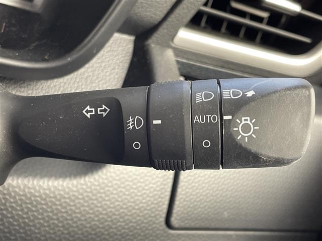 ルーミー カスタムG 純正9インチメモリナビ フルセグTV Bluetooth DVD TVキャンセラー バックカメラ スマートアシスト3 衝突軽減ブレーキ 車線逸脱警報 レーダークルーズコントロール 両側パワースライドド(11枚目)