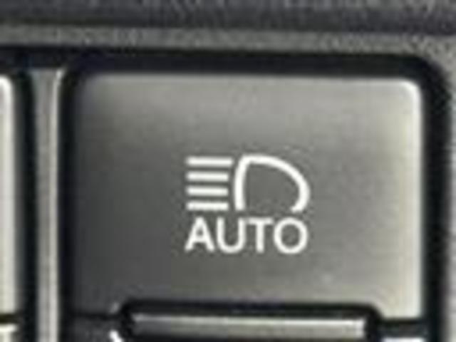 ヴォクシー ZS 煌II 後席モニター 純正9型ナビ/フルセグTV バックカメラ ETC クルーズコントロール コーナーセンサー 衝突軽減ブレーキ レーンキープ アクセル踏み間違い防止 両側電動スライドドア 純正16インチAW(29枚目)