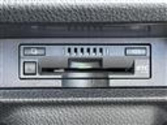 エスクァイア ハイブリッドGi ブラックテーラード(4枚目)