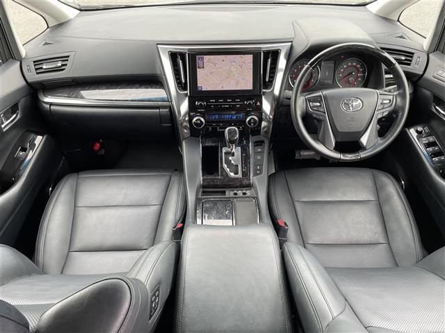 アルファード ２．５Ｓ　Ｃパッケージ　純正９型ナビ／ＣＤ／ＤＶＤ／Ｂｌｕｅｔｏｏｔｈ／フルセグＴＶ／バックカメラ／フリップダウンモニター／ＥＴＣ／ドラレコ／レーダークルーズコントロール／ハンドルヒーター／エアーシート（2枚目）
