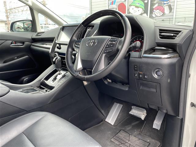 アルファード ２．５Ｓ　Ｃパッケージ　純正９型ナビ／ＣＤ／ＤＶＤ／Ｂｌｕｅｔｏｏｔｈ／フルセグＴＶ／バックカメラ／フリップダウンモニター／ＥＴＣ／ドラレコ／レーダークルーズコントロール／ハンドルヒーター／エアーシート（23枚目）