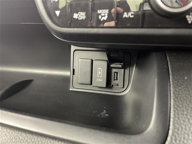 Ｎ－ＢＯＸカスタム Ｇ・Ｌ　メモリナビ：アルパインＶＩＥ－Ｘ０８Ｓ（ＤＶＤ／ＣＤ／フルセグＴＶ）　バックカメラ　前席シートヒーター　アイドリングストップ　純正アルミホイール　ＬＥＤヘッドライト（11枚目）