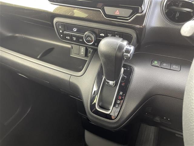 Ｎ－ＢＯＸカスタム Ｇ・Ｌ　メモリナビ：アルパインＶＩＥ－Ｘ０８Ｓ（ＤＶＤ／ＣＤ／フルセグＴＶ）　バックカメラ　前席シートヒーター　アイドリングストップ　純正アルミホイール　ＬＥＤヘッドライト（13枚目）