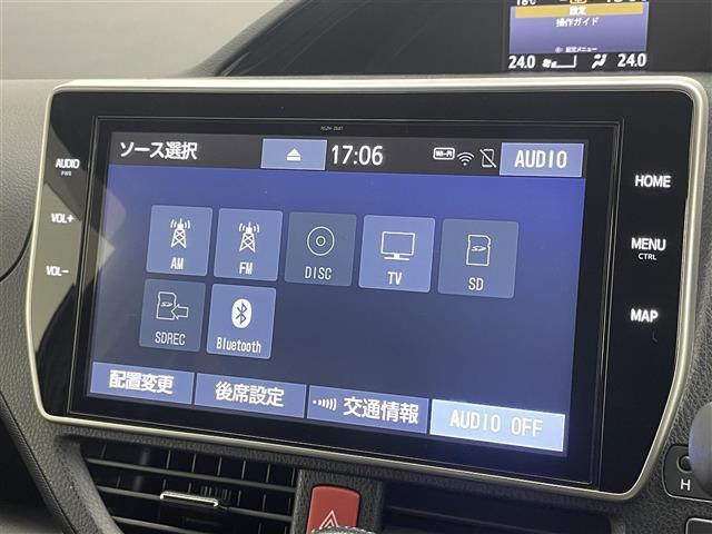 ノア Ｓｉ　ダブルバイビーＩＩ　純正１０型ナビ　純正１２．１型後席モニター　衝突被害軽減ブレーキ　両側電動スライドドア　クルコン　レーンキープ　　ＬＥＤオートライト　純正ドラレコ　ＥＴＣ　レザーステアリング　スマートキー　純正ＡＷ（5枚目）