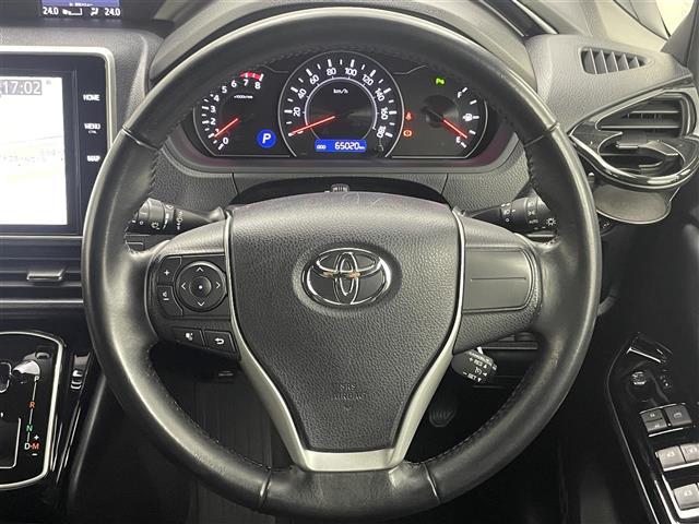 ノア Ｓｉ　ダブルバイビーＩＩ　純正１０型ナビ　純正１２．１型後席モニター　衝突被害軽減ブレーキ　両側電動スライドドア　クルコン　レーンキープ　　ＬＥＤオートライト　純正ドラレコ　ＥＴＣ　レザーステアリング　スマートキー　純正ＡＷ（7枚目）