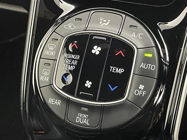 ノア Ｓｉ　ダブルバイビーＩＩ　純正１０型ナビ　純正１２．１型後席モニター　衝突被害軽減ブレーキ　両側電動スライドドア　クルコン　レーンキープ　　ＬＥＤオートライト　純正ドラレコ　ＥＴＣ　レザーステアリング　スマートキー　純正ＡＷ（18枚目）