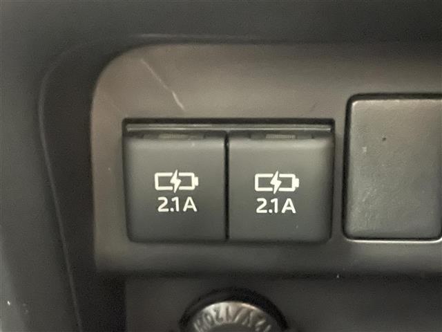 ノア Ｓｉ　ダブルバイビーＩＩ　純正１０型ナビ　純正１２．１型後席モニター　衝突被害軽減ブレーキ　両側電動スライドドア　クルコン　レーンキープ　　ＬＥＤオートライト　純正ドラレコ　ＥＴＣ　レザーステアリング　スマートキー　純正ＡＷ（19枚目）