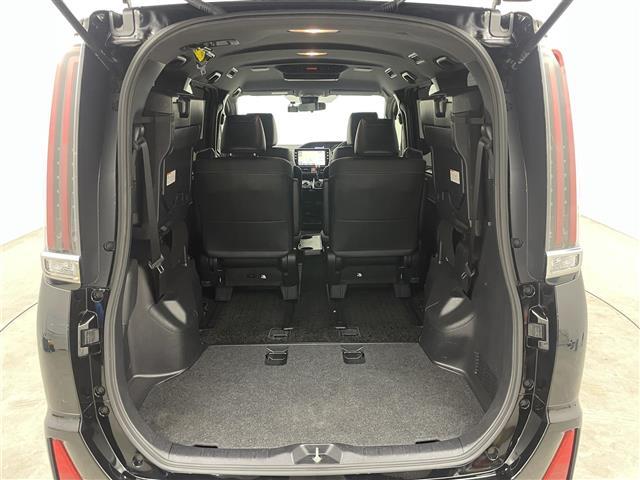 ノア Ｓｉ　ダブルバイビーＩＩ　純正１０型ナビ　純正１２．１型後席モニター　衝突被害軽減ブレーキ　両側電動スライドドア　クルコン　レーンキープ　　ＬＥＤオートライト　純正ドラレコ　ＥＴＣ　レザーステアリング　スマートキー　純正ＡＷ（31枚目）