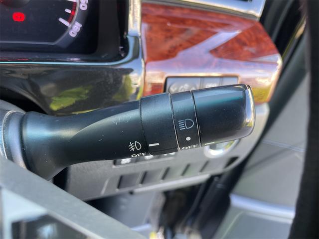 あると便利なオートライト☆トンネルに入った際でも、駐車の際でも自動でついたり消えたり！これがあったらもうバッテリー上がりも気にしません☆