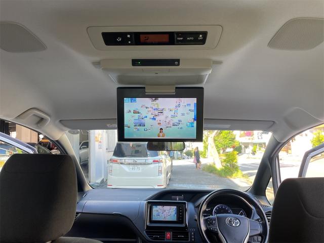 後席モニターつき！！お子様もあきなくドライブが楽しめますね！！