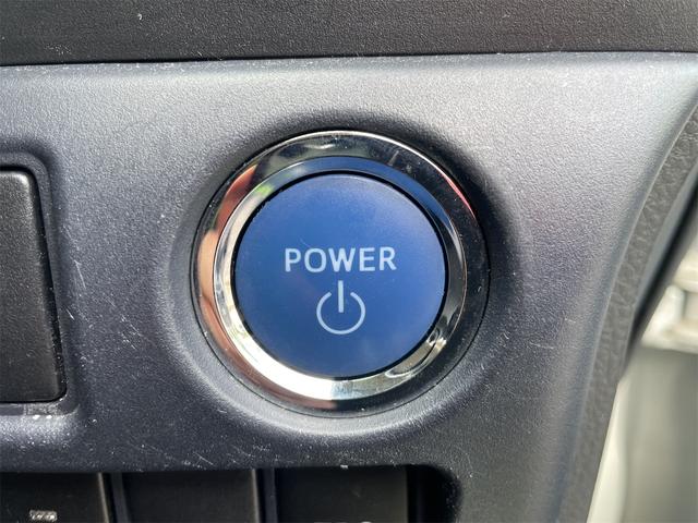 押せばエンジン始動！プッシュスタートです☆キーをポケットなどに入れててもエンジンがつけられるのでとっても便利♪ポチッとエンジンをかけて週末はドライブにでかけましょー♪