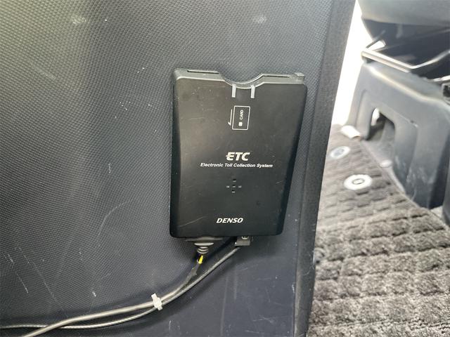 高速道路を使うときにいちいち止まらなくてスイスイ☆乗る時も降りる時もカードさえ入れとけば通勤で毎日使うときも必需品ですよね！もちろん週末の遠出のドライブの際もＥＴＣレーンは空いてますので、スイスイ☆