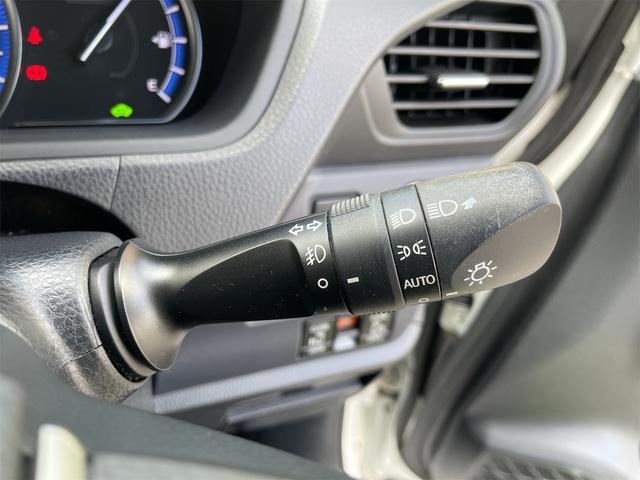 あると便利なオートライト☆トンネルに入った際でも、駐車の際でも自動でついたり消えたり！これがあったらもうバッテリー上がりも気にしません☆