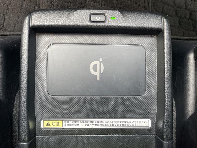 置き型スマホ充電機。充電コードがないから足元もスッキリ！！