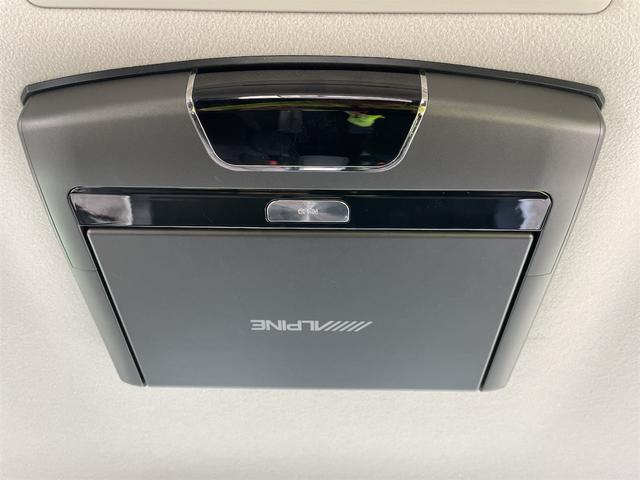 後席モニターつき！！お子様もあきなくドライブが楽しめますね！！