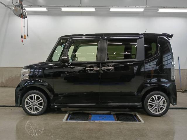 Ｎ－ＢＯＸ＋カスタム ２トーンカラースタイルＧ・Ｌパッケージ　４ＷＤ（5枚目）