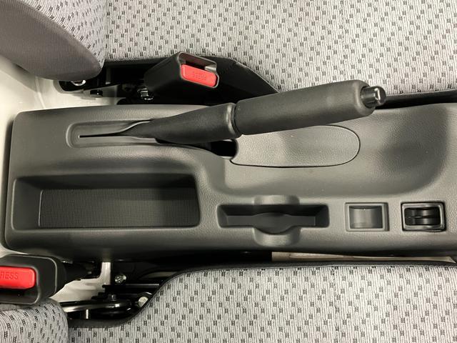 キャリイトラック KCエアコン・パワステ 7型 4WD スピーカー内臓ラジオ付 オートライト 衝突被害軽減システム アイドリングストップ 横滑り防止機能(46枚目)