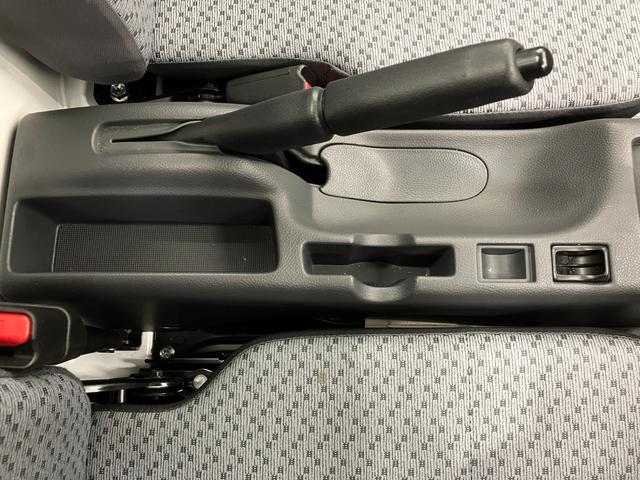 キャリイトラック KCエアコン・パワステ 7型 4WD スピーカー内臓ラジオ付 オートライト 横滑り防止機能 アイドリングストップ 衝突被害軽減システム(46枚目)