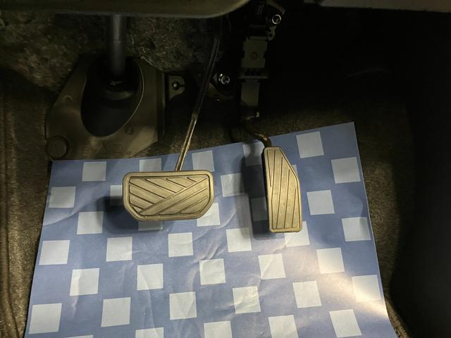 イグニス HYBRID MV 4型 全方位カメラ LEDヘッドランプ オートライト プッシュスタート シートヒーター オートエアコン 衝突被害軽減システム アイドリングストップ 横滑り防止機能 衝突安全ボディ(40枚目)