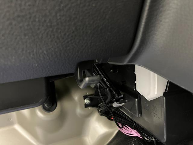 �y�V���b�s���O�t�b�N�z�������܂Ȃǂ������|���邽�߂̃V���b�s���O�t�b�N���t���Ă��܂��B