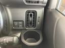 【運転席ドリンクホルダー】使いやすさに配慮したドリンクホルダー
