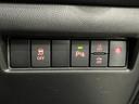 【運転席インパネスイッチ】安全装置関係のスイッチも操作しやすい位置に配置されています。