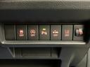 【運転席インパネスイッチ】安全装置関係のスイッチも操作しやすい位置に配置されています。