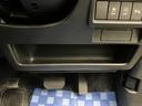 【運転席アンダートレー】タオル等置くのに便利