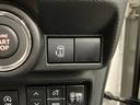 【運転席パワースライドドアスイッチ】運転席から後席のドアの開閉の操作を行うことができます。