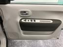 【運転席ドア】収納ポケットがあります。