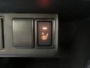 【シートヒーター】寒い冬にはシートをじんわり温めてくれてドライブも快適。エアコンの暖房よりも早く頭ってくれるので重宝しますよ♪