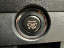 【キーレススタートシステム】エンジンスタートがボタン一つで始動。キーはポケットやカバンに入れたままでもエンジン始動が可能です。