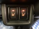 【シートヒーター】寒い冬にはシートをじんわり温めてくれてドライブも快適。エアコンの暖房よりも早く頭ってくれるので重宝しますよ♪