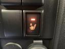 【シートヒーター】寒い冬にはシートをじんわり温めてくれてドライブも快適。エアコンの暖房よりも早く頭ってくれるので重宝しますよ♪