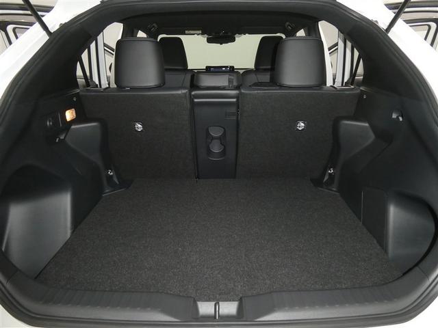 ヤリスクロス ハイブリッドＺ　セーフティセンス　ディスプレイオーディオ　ＬＥＤヘッドライト　リアスポイラー　バックモニター　スマートキー　純正アルミホイール　パワーシート　シート素材モケット　オートエアコン　クルーズコントロール（15枚目）