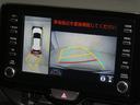 ヤリスクロス ハイブリッドＺ　セーフティセンス　ディスプレイオーディオ　ＬＥＤヘッドライト　リアスポイラー　バックモニター　スマートキー　純正アルミホイール　パワーシート　シート素材モケット　オートエアコン　クルーズコントロール（7枚目）