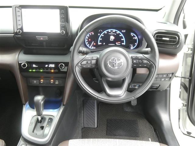 ヤリスクロス Ｚ　セーフティセンス　ドラレコ付き　ＬＥＤヘッドライト　リアスポイラー　バックモニター　ＥＴＣ　ワンオーナー車　スマートキー　純正アルミホイール　ＣＤ／ＤＶＤ再生付き　フルセグメモリーナビ（4枚目）