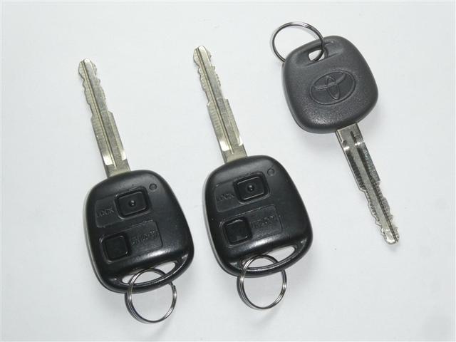 ＦＪクルーザー カラーパッケージ　４ＷＤ　フルセグ　メモリーナビ　ＤＶＤ再生　ミュージックプレイヤー接続可　バックカメラ　ＥＴＣ　ＬＥＤヘッドランプ（21枚目）