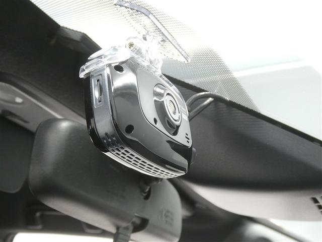 ヴォクシー ＺＳ　フルセグ　メモリーナビ　ＤＶＤ再生　バックカメラ　衝突被害軽減システム　ＥＴＣ　ドラレコ　両側電動スライド　ＬＥＤヘッドランプ　ウオークスルー　乗車定員８人　３列シート　アイドリングストップ（17枚目）