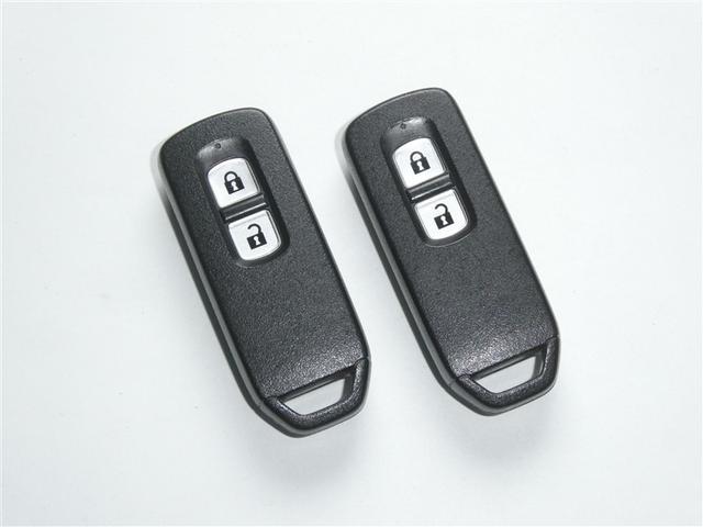 【スマートキー】簡単便利機能♪キーを取り出さずにドアを施錠＆解錠。クルマの始動も可能です。