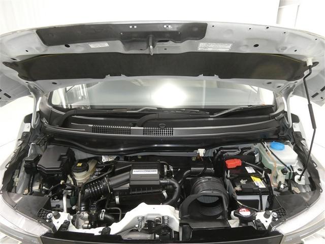 【徹底洗浄クリーニング済】ネッツトヨタ静浜が誇る、クリーニング専門部隊が徹底洗浄！普段はあまり見ないエンジンルーム内も隅々まで綺麗に仕上げています。