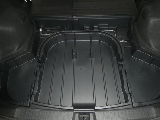 カローラフィールダー ハイブリッド　ＥＸ　セーフティセンス　ドラレコ付き　ＣＤ再生付き　リアスポイラー　社外アルミホイール　ＥＴＣ　バックモニター　スマートキー　メモリーナビ　シート素材モケット　オートエアコン　アイドリングストップ（18枚目）