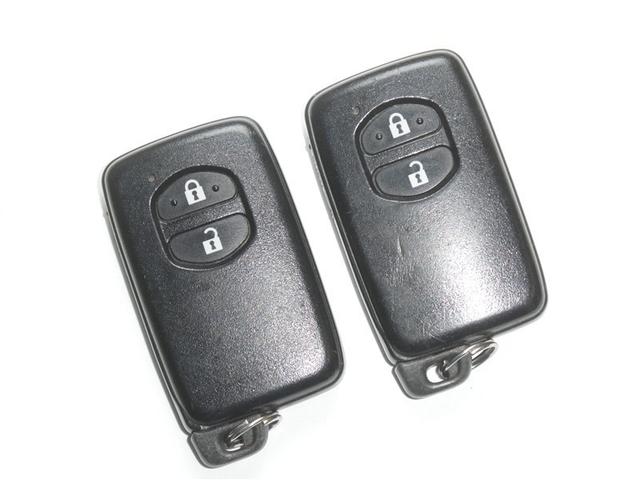 カローラフィールダー ハイブリッド　ＥＸ　セーフティセンス　ドラレコ付き　ＣＤ再生付き　リアスポイラー　社外アルミホイール　ＥＴＣ　バックモニター　スマートキー　メモリーナビ　シート素材モケット　オートエアコン　アイドリングストップ（20枚目）